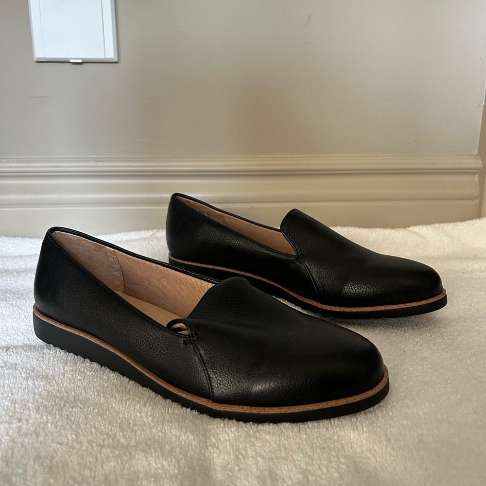 NWOT Life Stride Zendaya Black Loafers 8.5